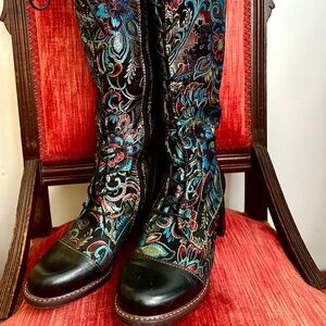 L’ Artiste / Lartiste Women's embroidered knee high boots Size 8